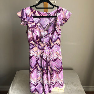 Abstract print dress ruffled neckline XS